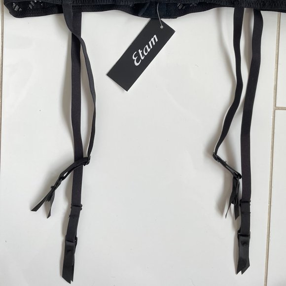 Etam Garter Belt - Picture 2 of 5